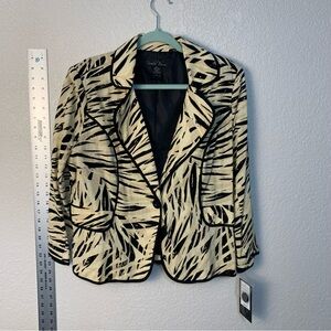 Chic Women's Black and Cream Blazer tiger stripes